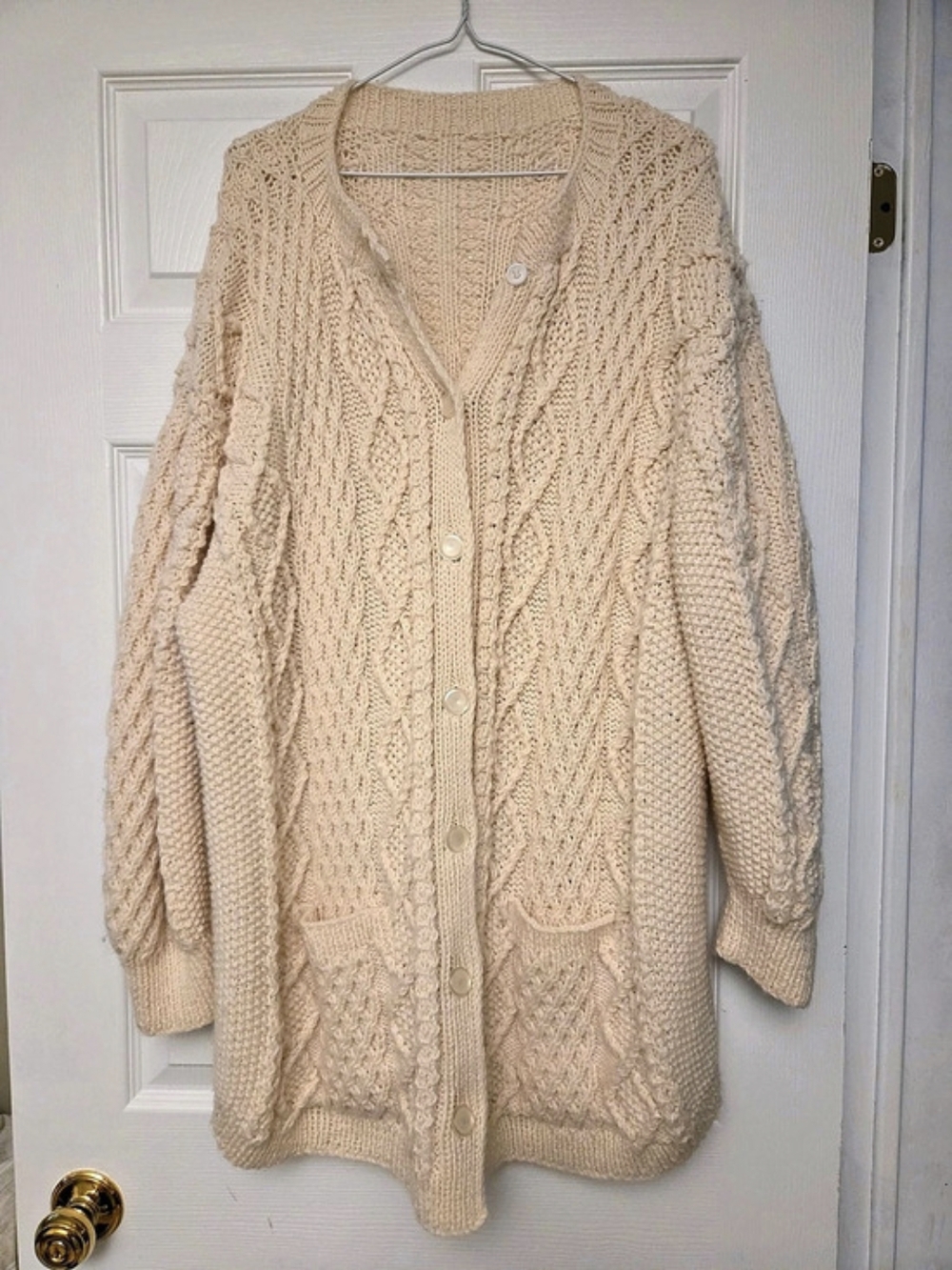 Cable Knit Cardigan in Cream Like New - No Brand Or Size Tag